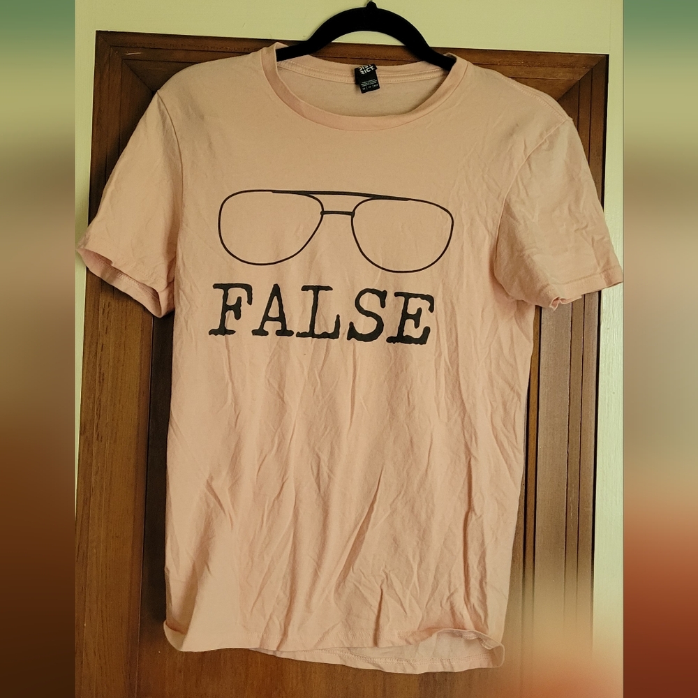 #16 Womens Xs Graphic T-Shirt